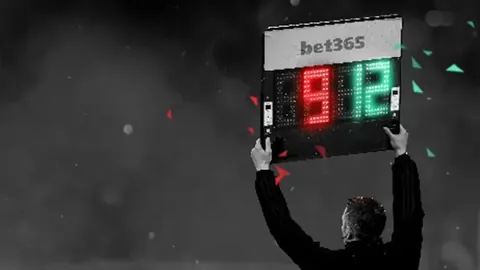 那不勒斯法兰克福点球战平局收场，0-0僵局中麦克托米奈失良机，埃尔马斯制造险情！